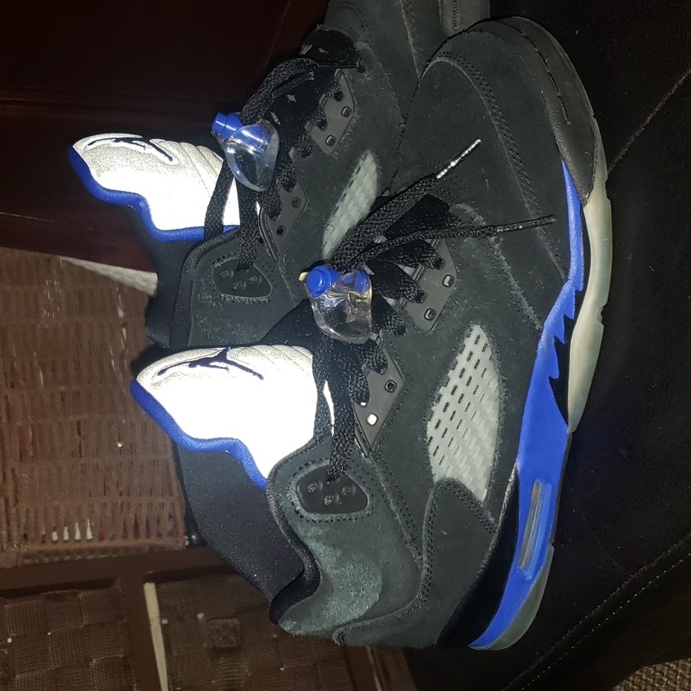 JORDANS Air Jordan 4s Boys size 5.5